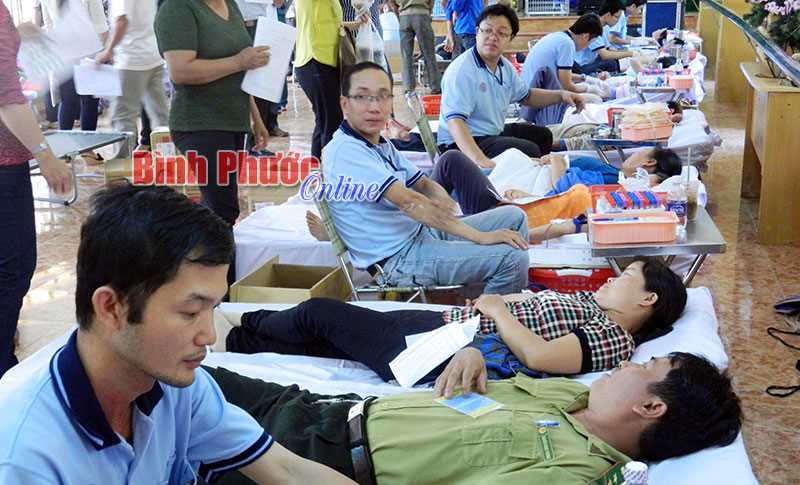 Lộc Ninh: 20 đội hiến máu tình nguyện