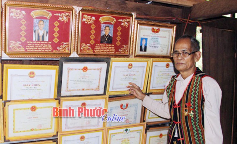 Già làng Điểu Blế nói lời hay, làm việc tốt