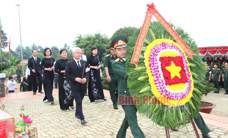Bình Phước truy điệu, an táng 35 hài cốt liệt sĩ