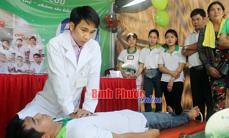 Ngày hội sức khỏe “Brighten of your life - Bừng sáng cuộc sống”