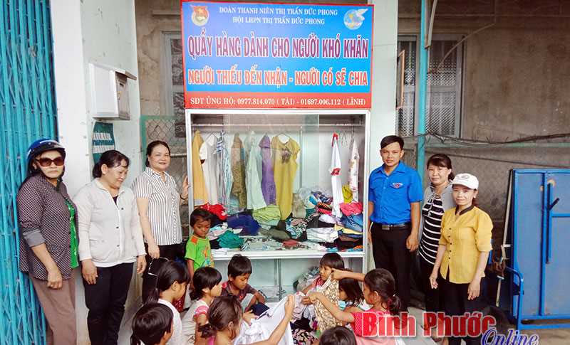 Đức Phong đưa vào hoạt động “Tủ đồ nhân ái”