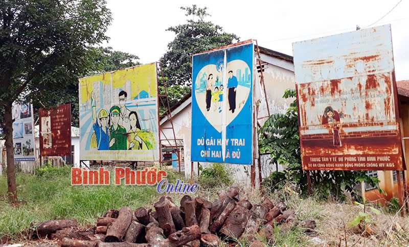 Dãy pa-nô xấu xí