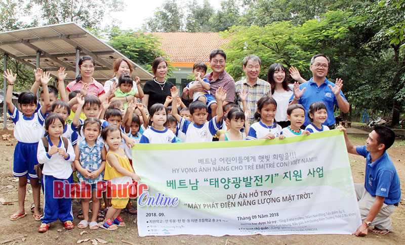 Bàn giao 3 công trình điện tái sinh cho các trường mầm non