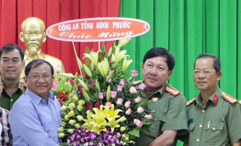 Ty công an tỉnh Tbong Khmum làm việc tại Công an Bình Phước