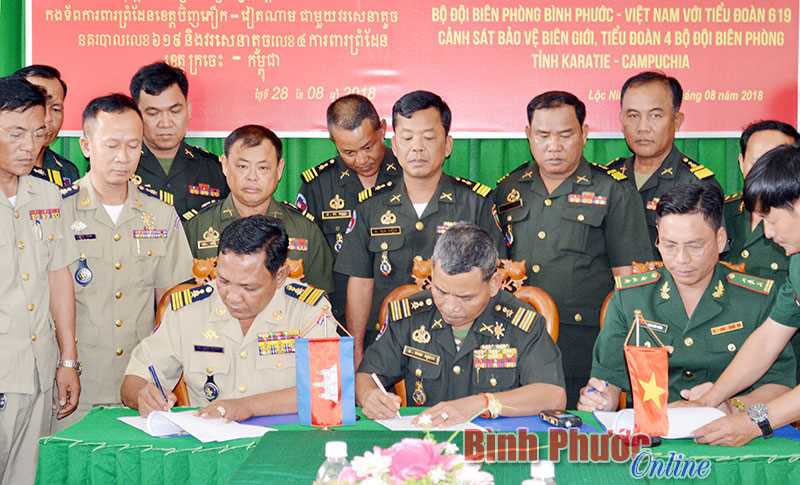 Hội đàm phối hợp bảo vệ biên giới cấp đồn