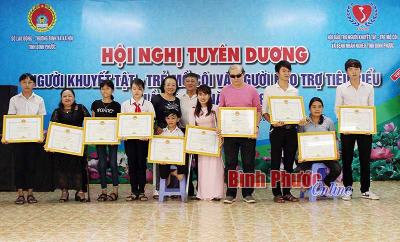 Tuyên dương 88 người khuyết tật, trẻ mồ côi tiêu biểu