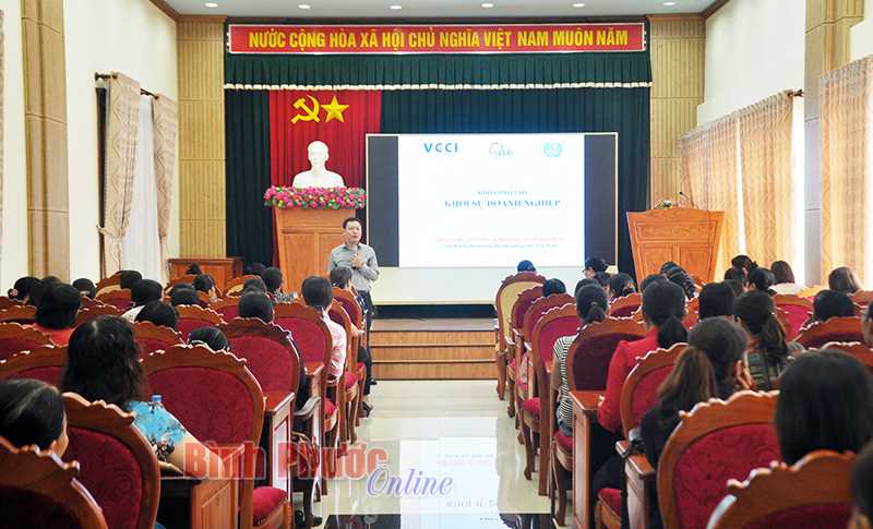 100 cán bộ, phụ nữ được tập huấn kiến thức, kỹ năng khởi nghiệp