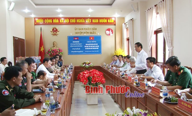 Lãnh đạo huyện Chất Bô Rây làm việc tại huyện Hớn Quản