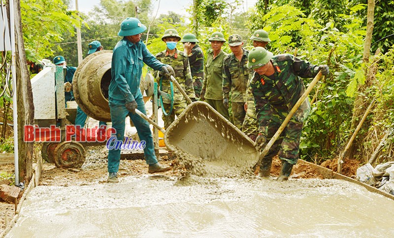Lực lượng vũ trang tích cực xây dựng nông thôn mới