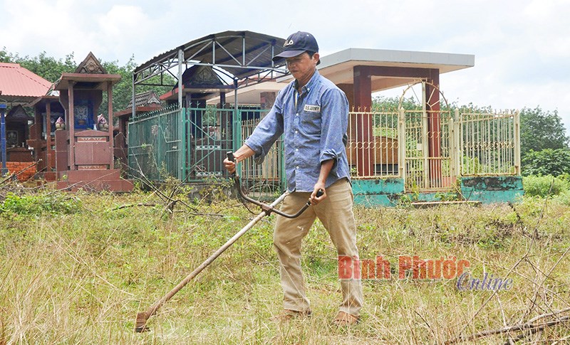Người làm việc lạ