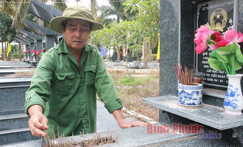 Người thương binh quản trang tận tụy