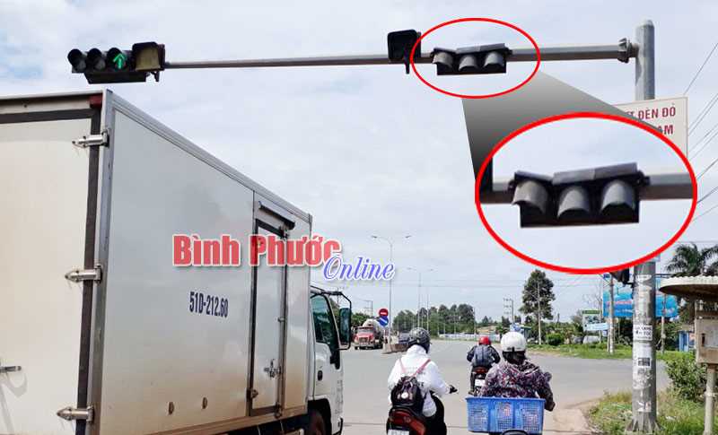 Đèn tín hiệu sắp rớt
