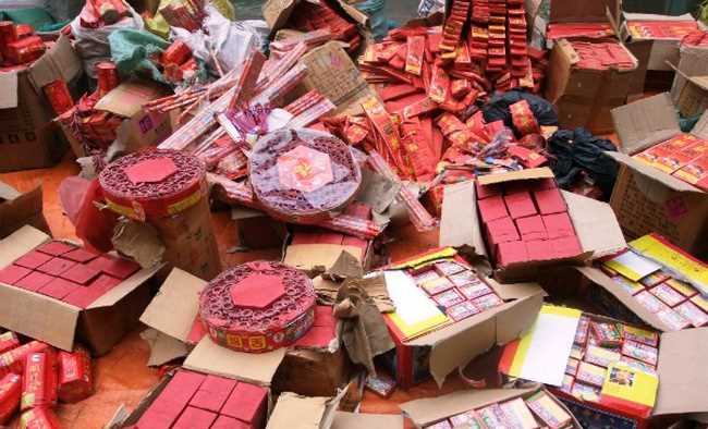 Kiểm tra, xử lý tình trạng buôn bán, sử dụng pháo trái phép