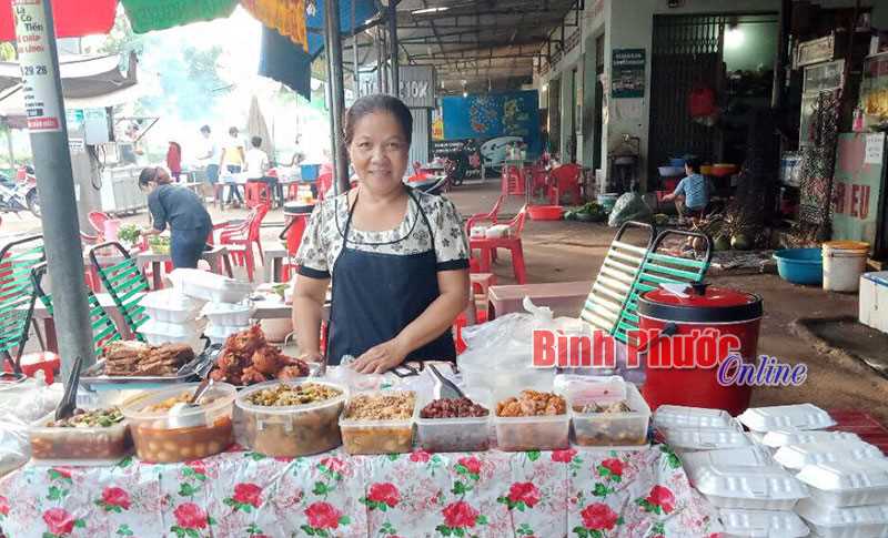 Phụ nữ Tân Thiện giúp nhau vượt khó