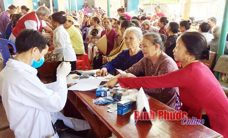 Phú Riềng ra quân chiến dịch “Tình nguyện hè” và “Hoa phượng đỏ”