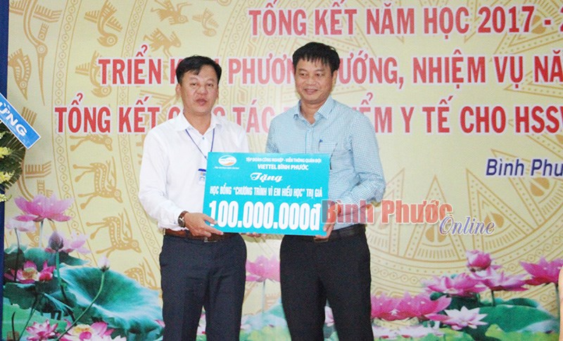 Cải cách hành chính và tránh lạm thu từ đầu năm học mới 
