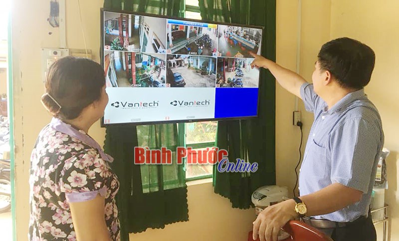 Siết chặt kỷ cương hành chính qua camera giám sát