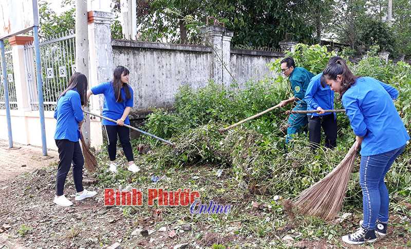 Thị đoàn Đồng Xoài tổ chức chương trình tình nguyện hè