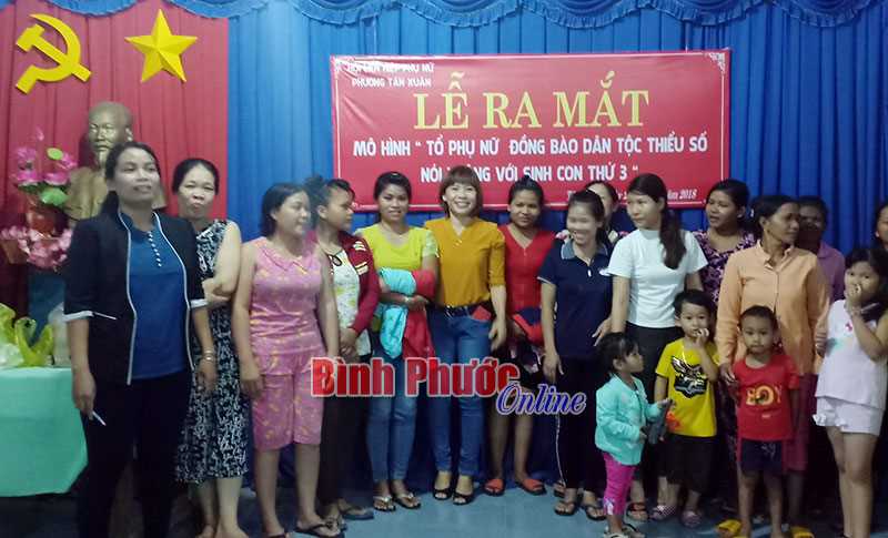 “Tổ phụ nữ đồng bào DTTS nói không với sinh con thứ 3”