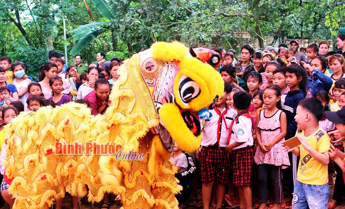 Mang trung thu đến với trẻ em vùng khó