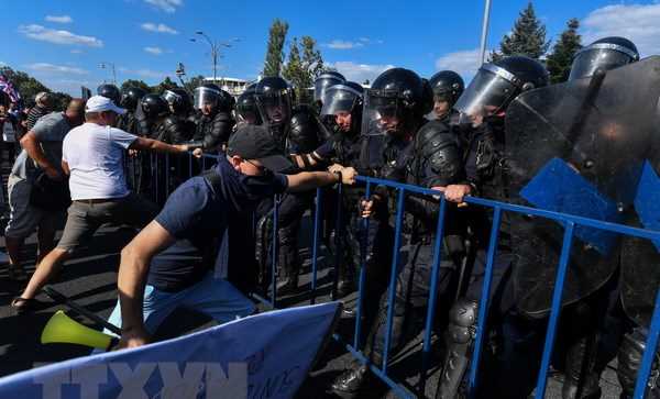 Romania điều tra cáo buộc cảnh sát bạo lực với người biểu tình