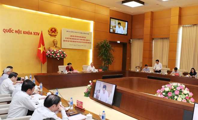 Bộ Chính trị kiểm tra thực hiện nghị quyết đảng tại Đảng đoàn Quốc hội