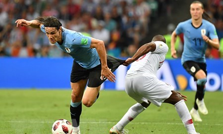 Cavani tỏa sáng giúp Uruguay loại Bồ Đào Nha của Ronaldo