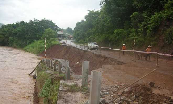 Đã có 10 người chết và 2 người mất tích vì mưa lũ sau bão số 4