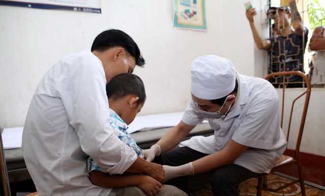 Hưng Yên truy tố y sỹ làm hơn 100 trẻ mắc bệnh sùi mào gà