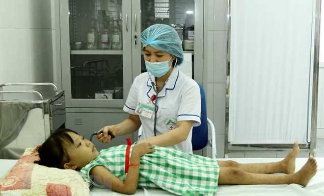 Thời tiết nắng nóng cần chú ý đảm bảo sức khỏe người già và trẻ em