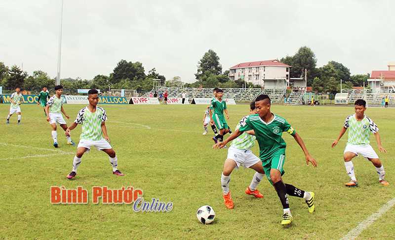 Khai mạc giải bóng đá U13, U15 tỉnh Bình Phước