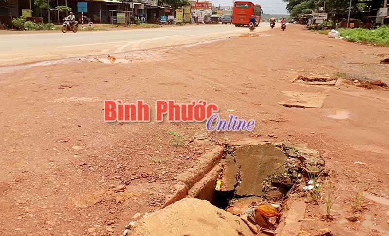 “Bẫy” ở lối vào chợ Đức Liễu