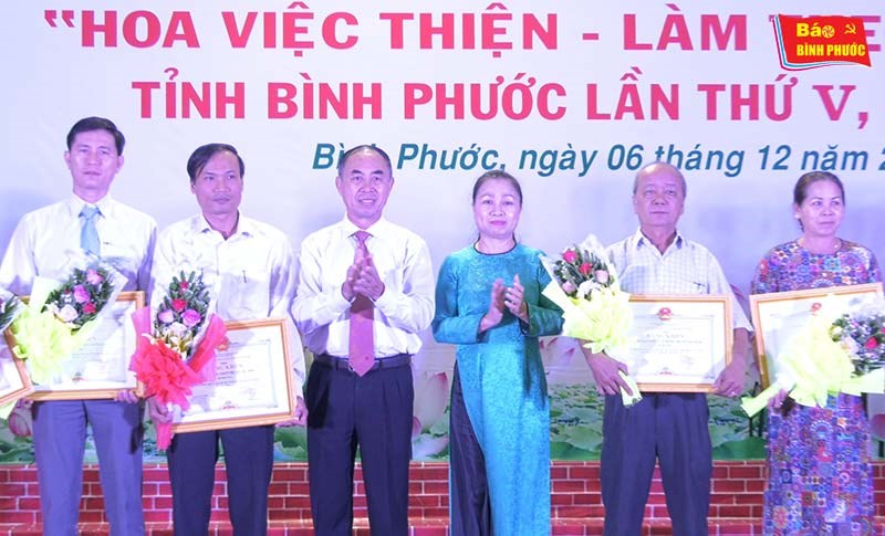 [Video] Tuyên dương 72 “Hoa việc thiện - làm theo lời Bác”