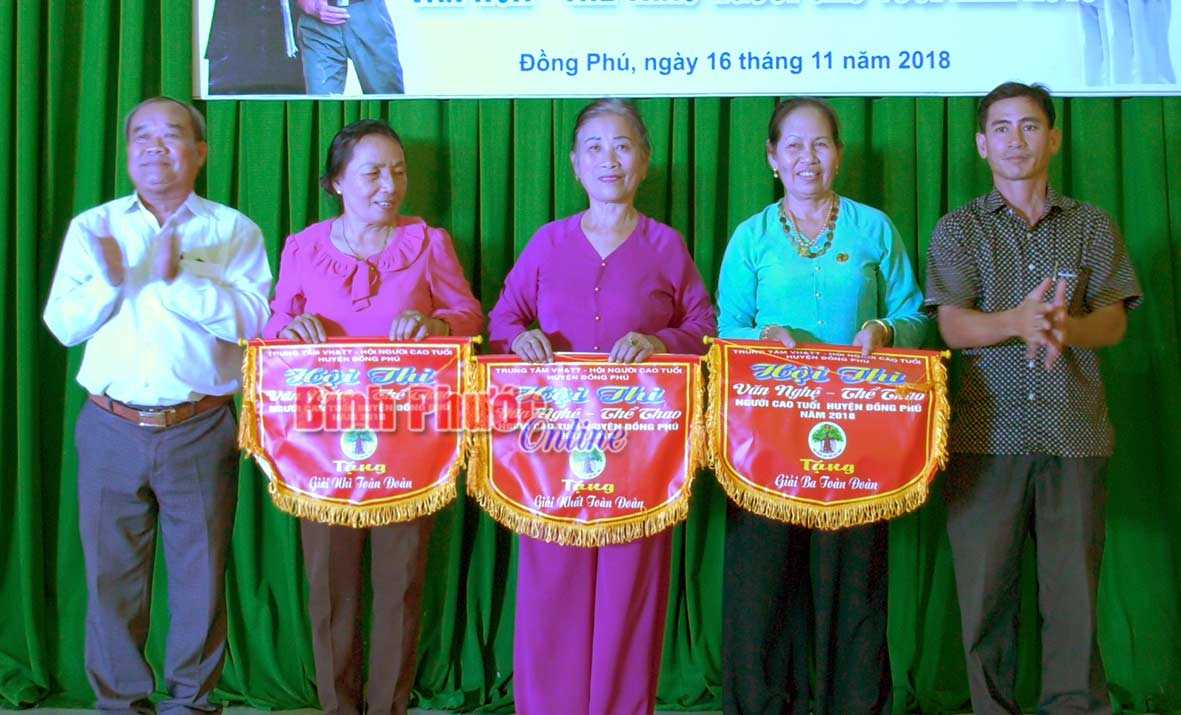 Tân Tiến nhất toàn đoàn thi văn nghệ - thể thao NCT huyện Đồng Phú