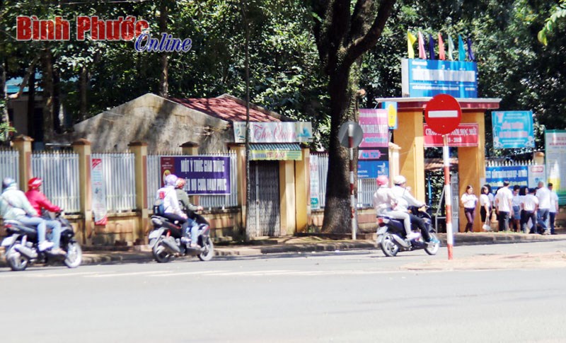 V&ocirc; tư đi ngược chiều