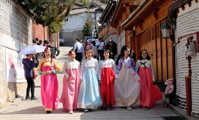 Ngôi làng 600 năm tuổi hút giới trẻ check-in ở Seoul