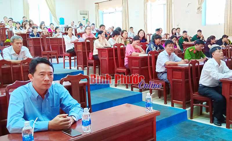 150 học vi&ecirc;n tập huấn c&ocirc;ng t&aacute;c x&acirc;y dựng đảng