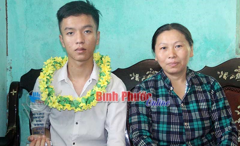 Học trò nghèo đam mê sáng tạo