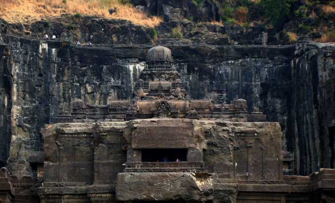 Ngôi đền cổ đại khắc từ một khối đá duy nhất