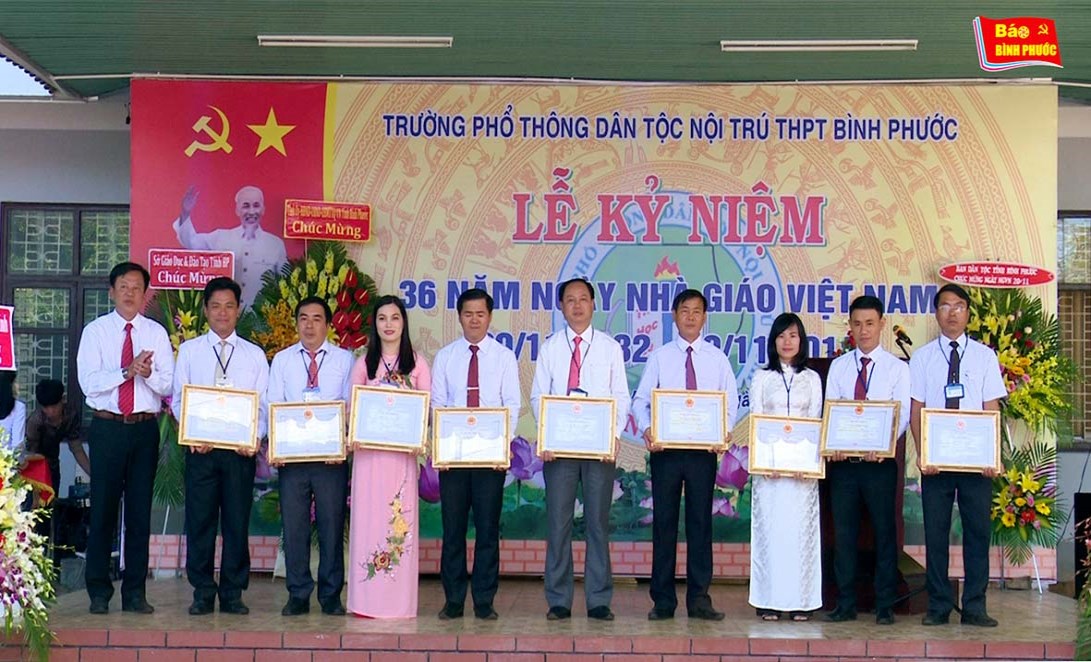 [Video]  Trường THPTdân tộc nội trú tỉnh kỷ niệm 36 năm Ngày nhà giáo Việt Nam