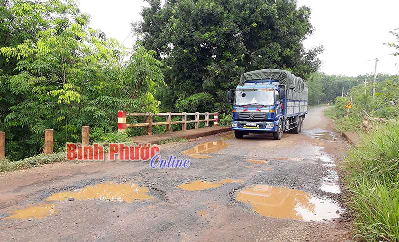 Đường ĐT756 xuống cấp nghiêm trọng