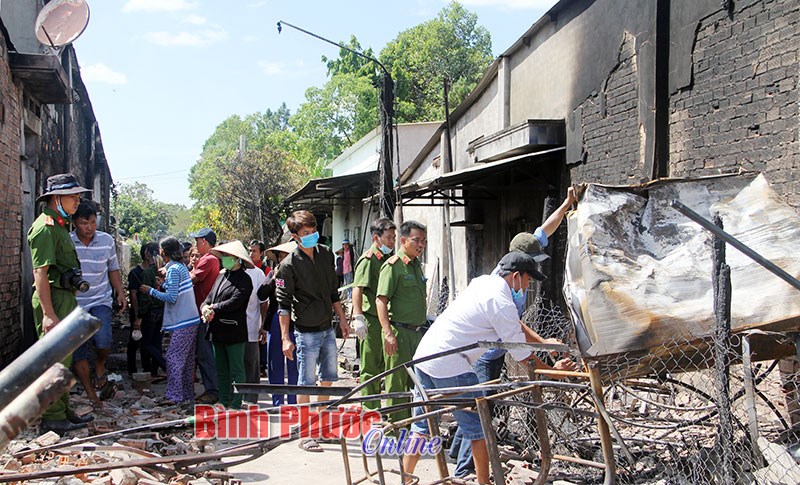 Nỗ lực khắc phục hậu quả vụ nổ xe bồn xăng làm 6 người chết ở Minh Hưng