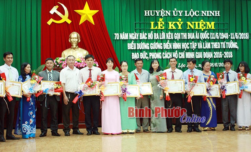 Lộc Ninh chuyển biến từ học v&agrave; l&agrave;m theo B&aacute;c