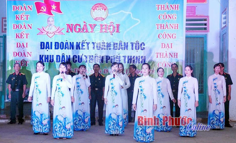 Chi bộ th&ocirc;n Ph&uacute; Thịnh ph&aacute;t huy vai tr&ograve; đảng vi&ecirc;n 76