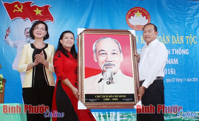 &ldquo;To&agrave;n d&acirc;n tham gia bảo vệ chủ quyền bi&ecirc;n giới Tổ quốc&rdquo; ở Lộc Ninh