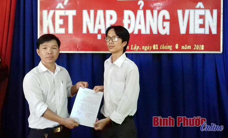 Đồng Ph&uacute; l&agrave;m tốt c&ocirc;ng t&aacute;c tạo nguồn ph&aacute;t triển đảng vi&ecirc;n