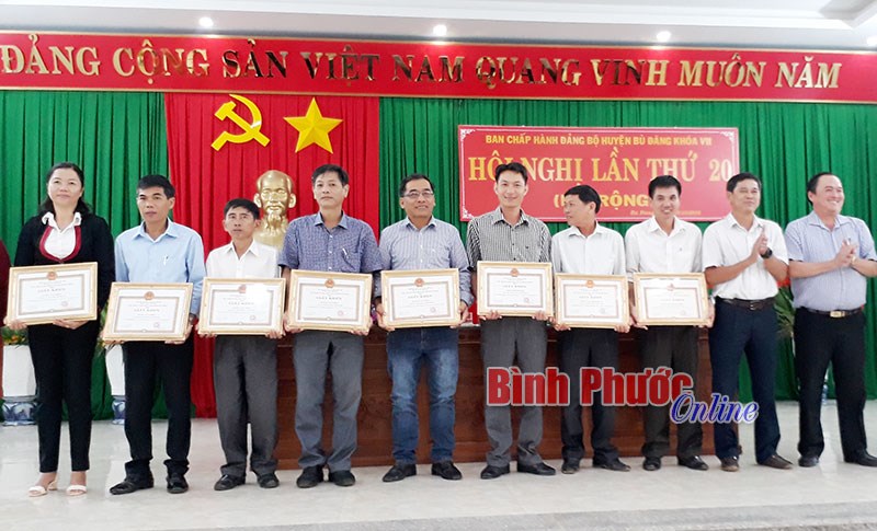 Khơi sức dân để phục vụ dân