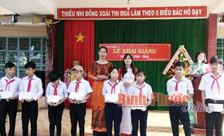 Trường THCS Tân Đồng chăm lo học sinh nghèo, DTTS