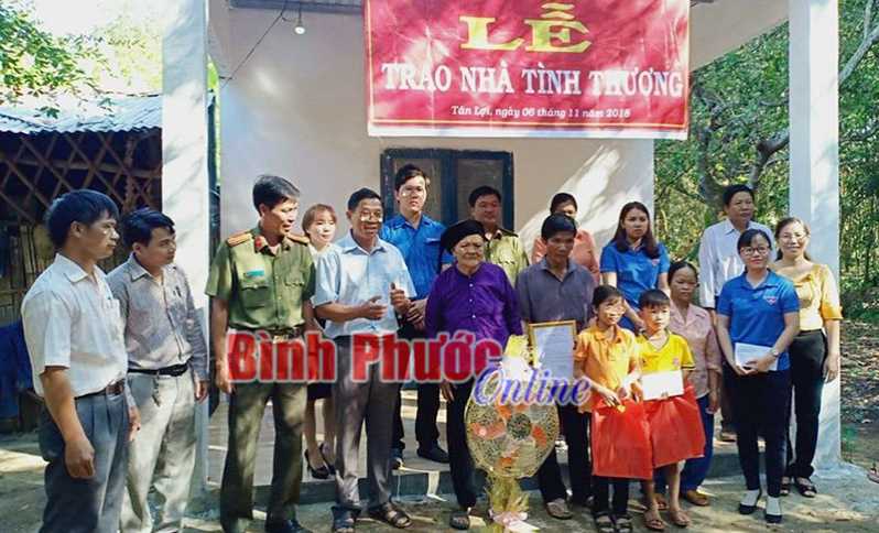 Tuổi trẻ Đồng Ph&uacute; chung tay x&acirc;y dựng NTM, đ&ocirc; thị văn minh