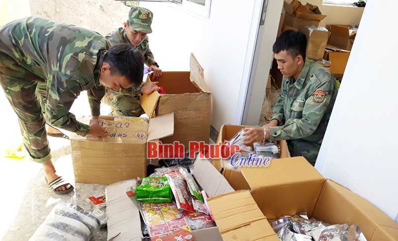 Bắt vụ vận chuyển hàng lậu qua biên giới